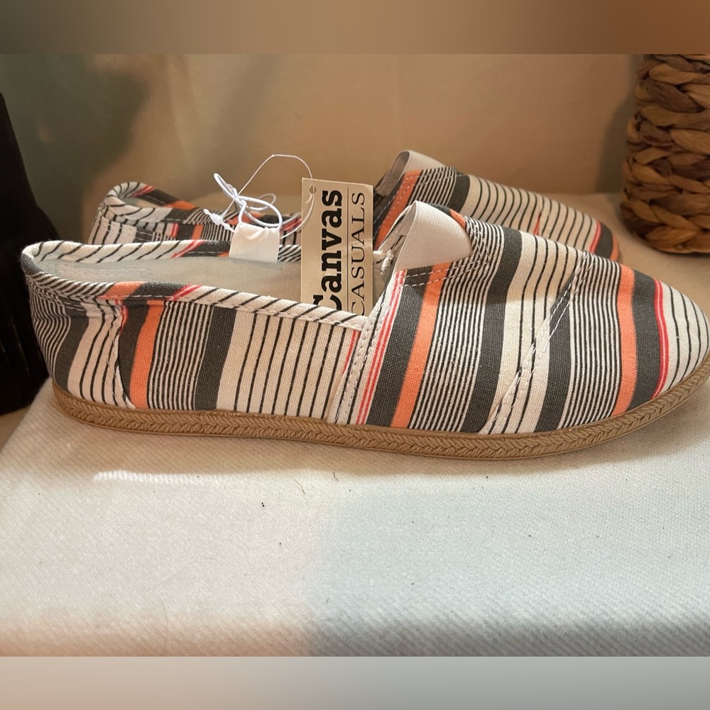 NWT’S Canvas Casuals Striped Canvas Slip On